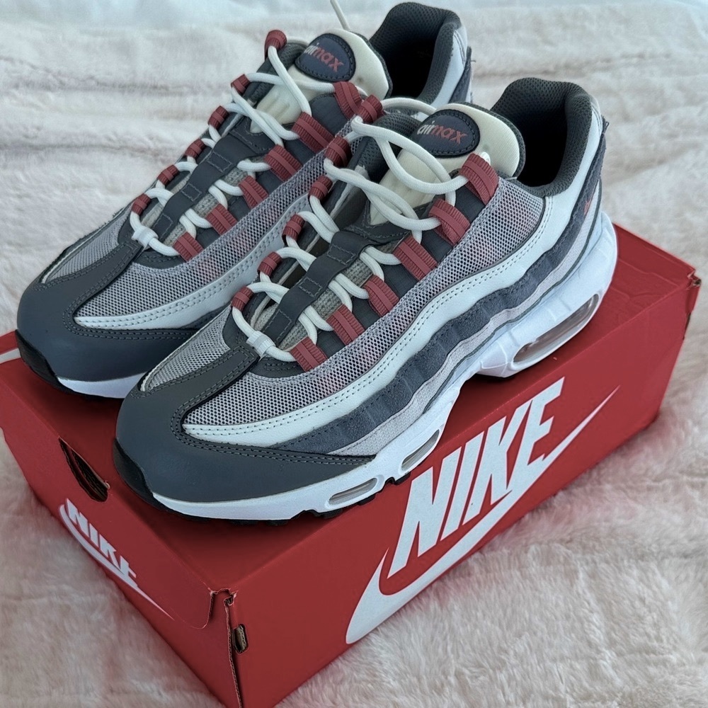 Nike Men’s Air Max 95 Red Stardust/Vast Grey